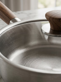 Casserole sauce KOVA inox - surface-closeup