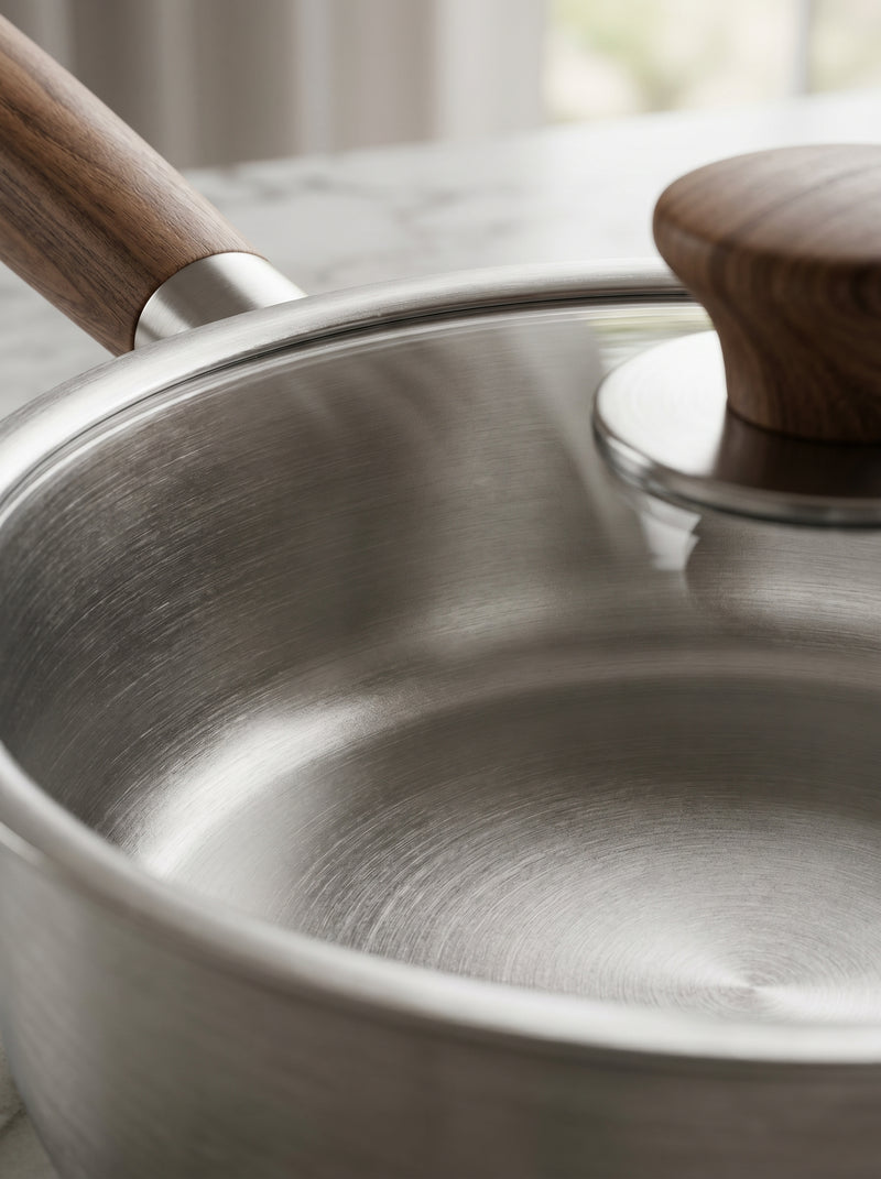 Casserole sauce KOVA inox - surface-closeup